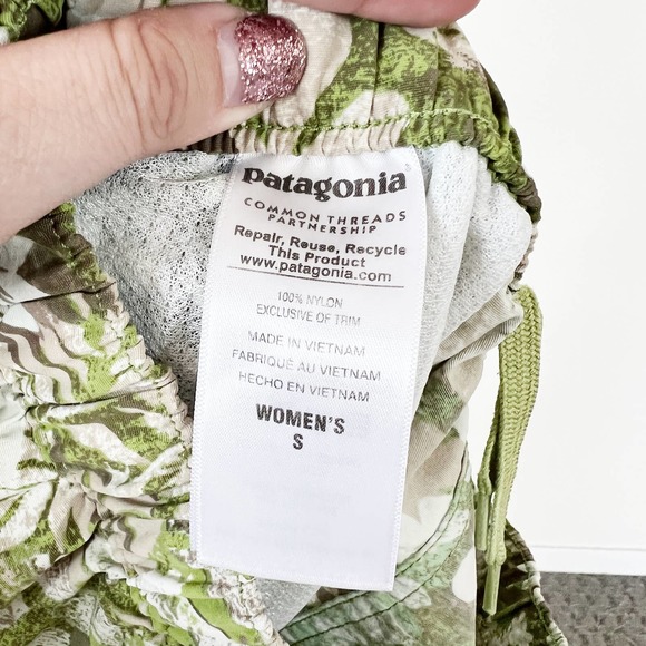 [Patagonia] Barely Baggies Green Floral Sand Dollar Neo Tropic Shorts Sz Small S - Picture 11 of 12